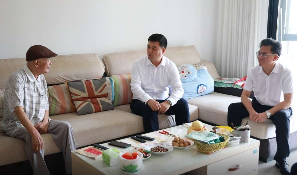 图为慰问现场图片